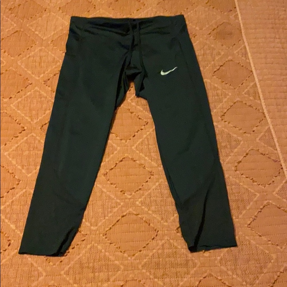 Nike cropped leggings